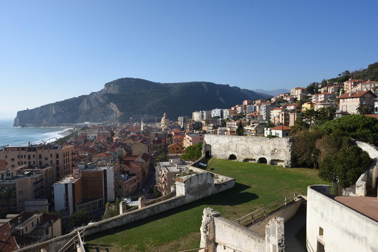 Locanda La Fortezza ฟีนาเลลีกูเร ภายนอก รูปภาพ